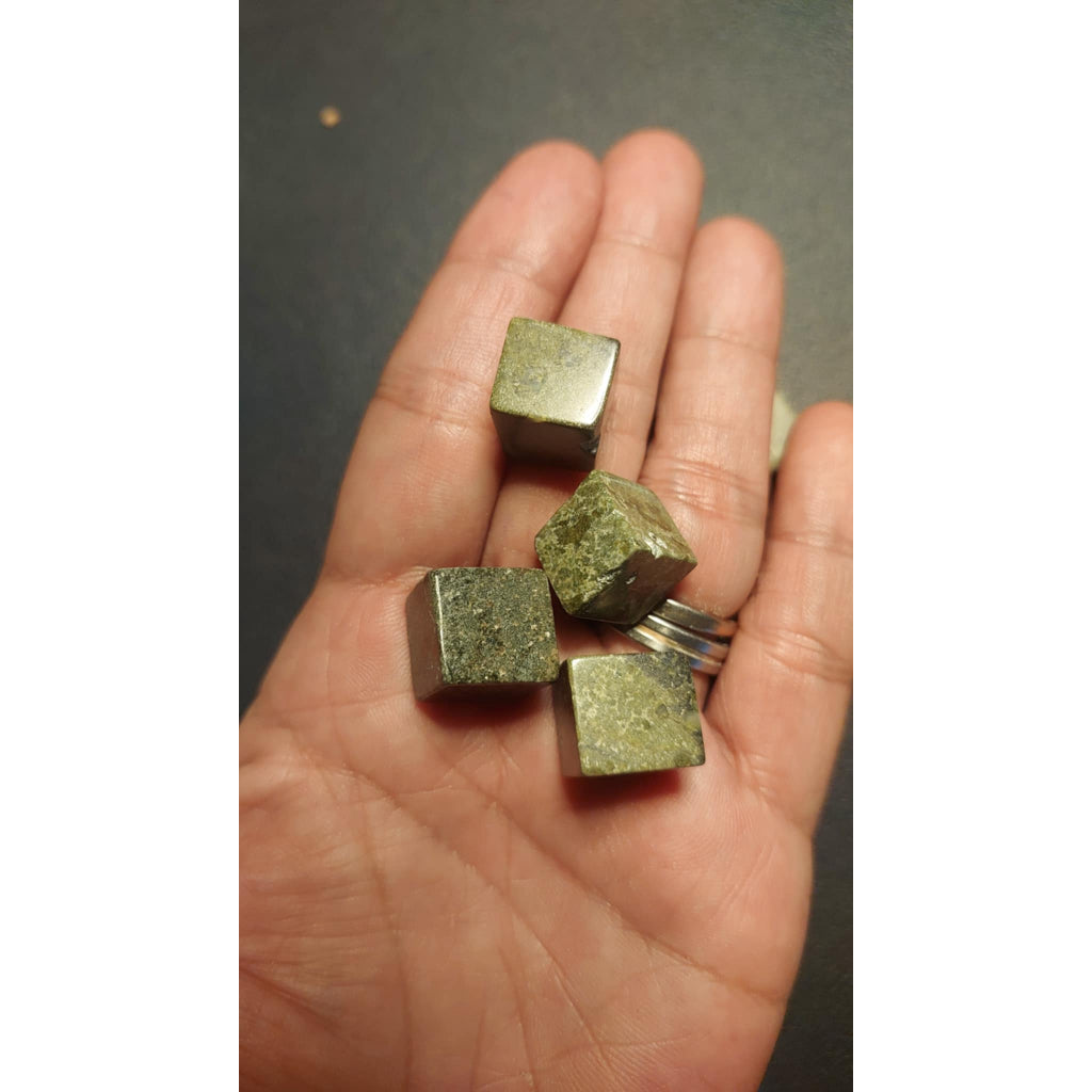 CHEFFY Dragon Bloodstone Green Tumbled Cubes Crystals Gemstones