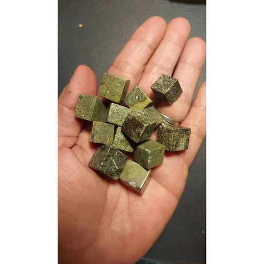 CHEFFY Dragon Bloodstone Green Tumbled Cubes Crystals Gemstones