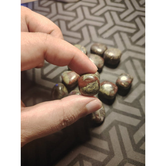 CHEFFY Dragon Bloodstone Tumbled Crystal Gemstone