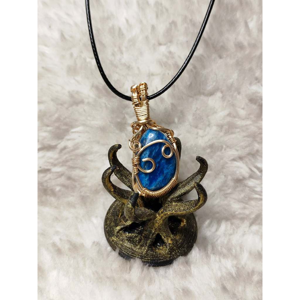 CHEFFY Blue Apatite Tumbled Wire Wrap Pendant