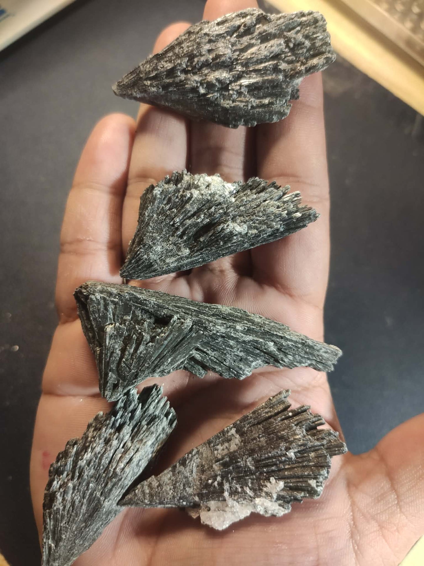 CHEFFY Black Kyanite Crystal Gemstone