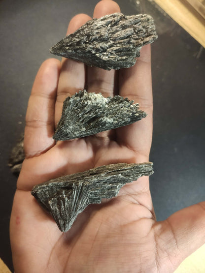 CHEFFY Black Kyanite Crystal Gemstone