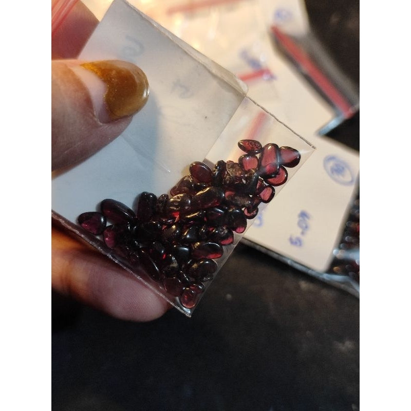 CHEFFY Garnet Chips Gemstones Crystals