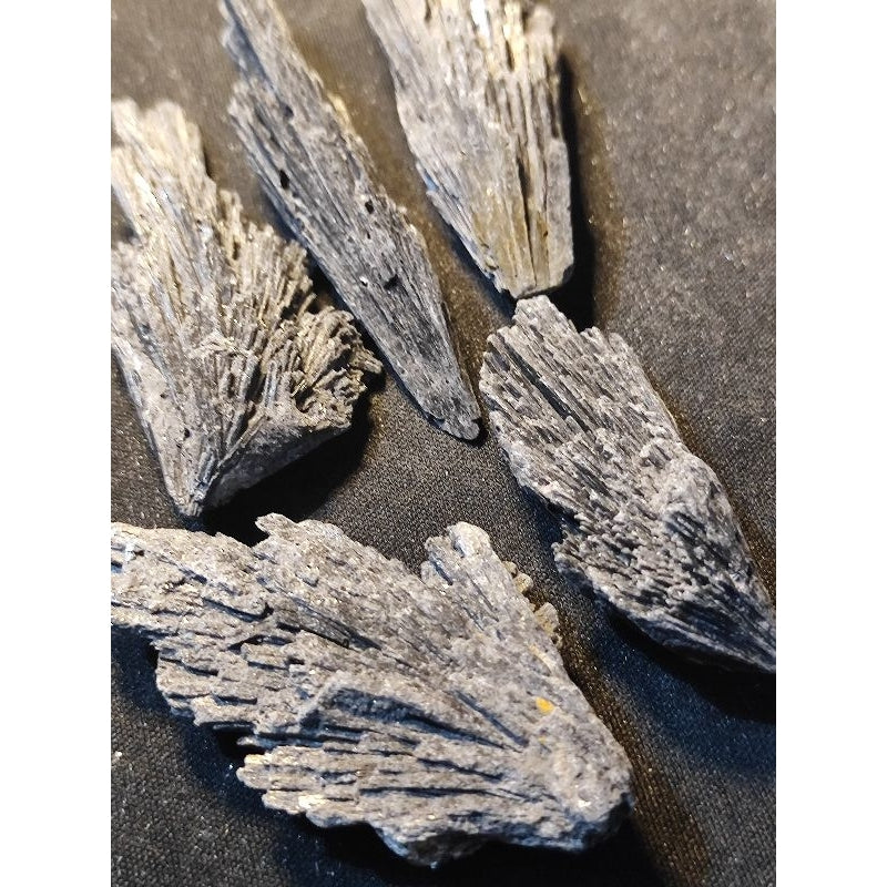 CHEFFY Black Kyanite Crystal Gemstone