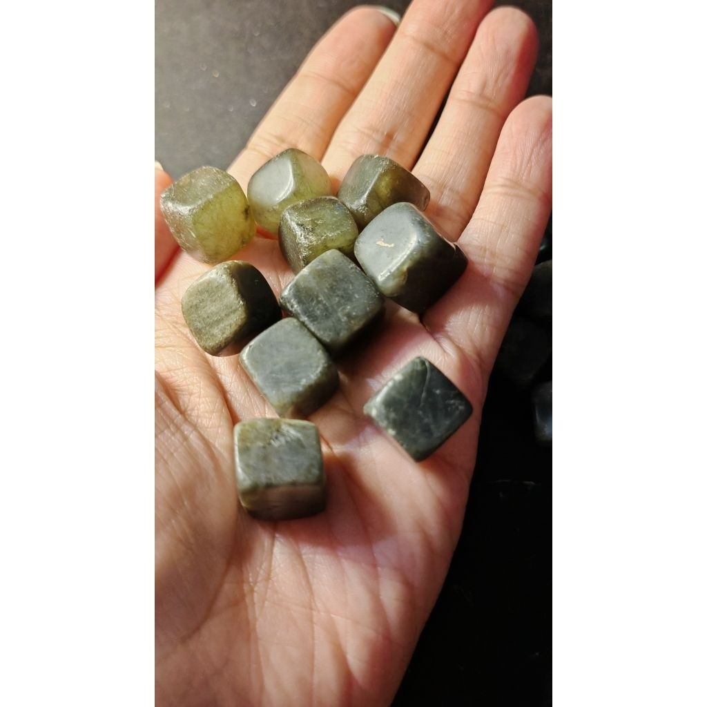 CHEFFY Labradorite Tumbled Cubes Crystals Gemstones