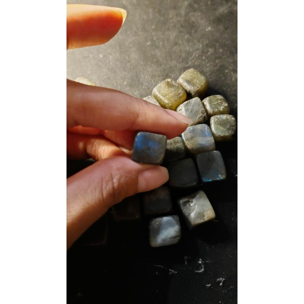 CHEFFY Labradorite Tumbled Cubes Crystals Gemstones