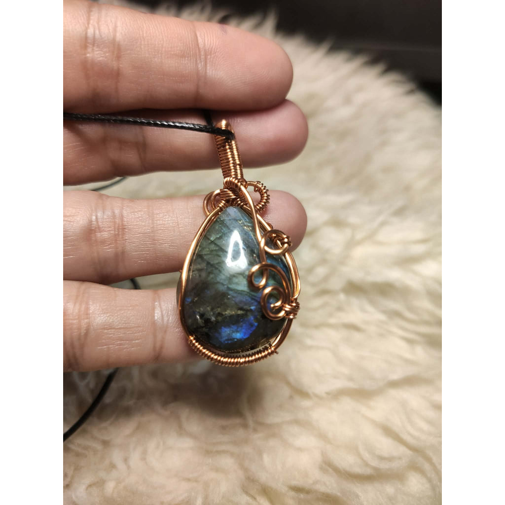 CHEFFY Wire Wrapped H.Q Labradorite Pendant Crystal Gemstone