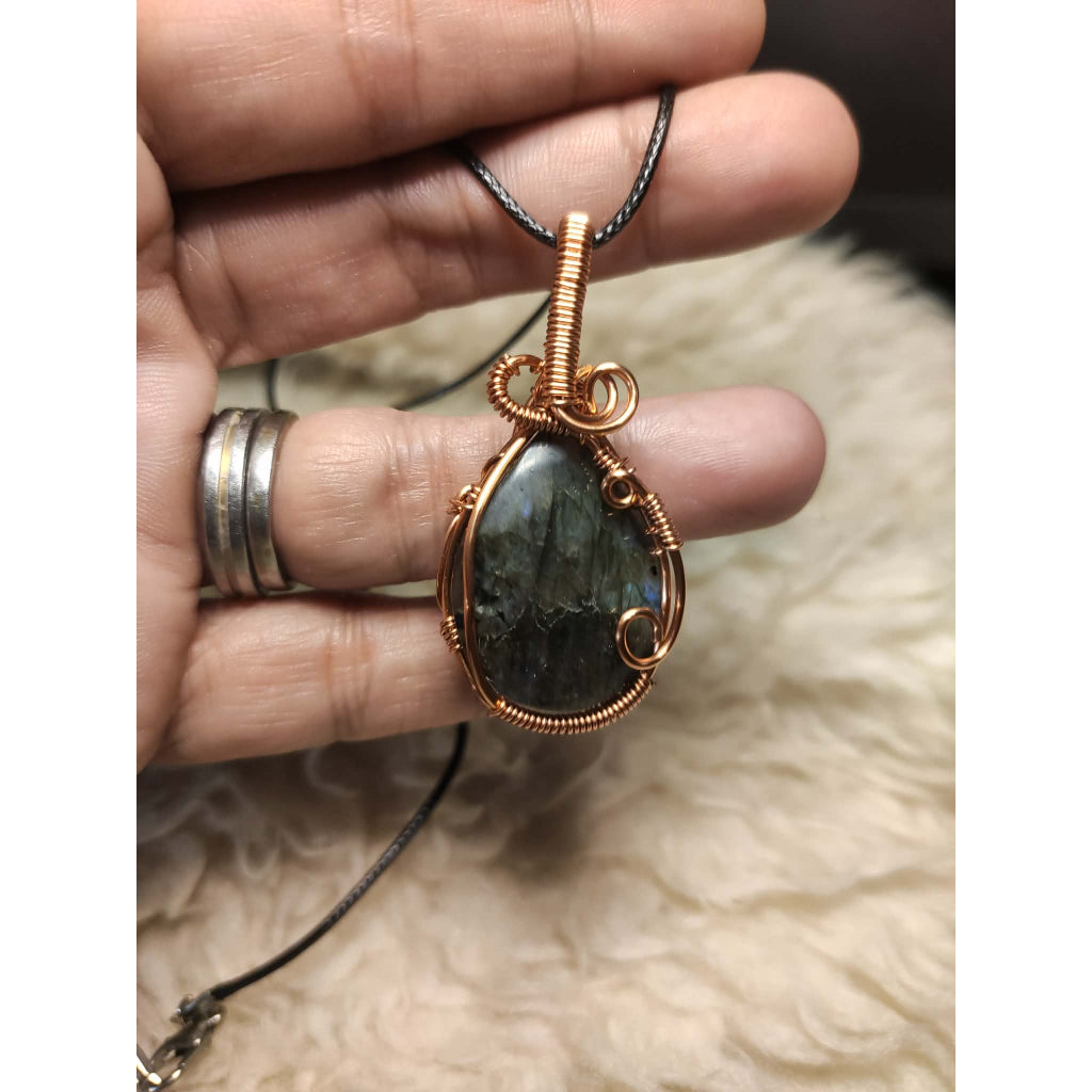 CHEFFY Wire Wrapped H.Q Labradorite Pendant Crystal Gemstone