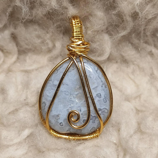 CHEFFY Blue Lace Agate Pendant - Gold Wire Wrapped - Natural Crystal Necklace(33.9mm)