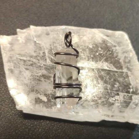 CHEFFY Wire Wrapped Twin Clear Quartz Pendant Crystal Gemstone
