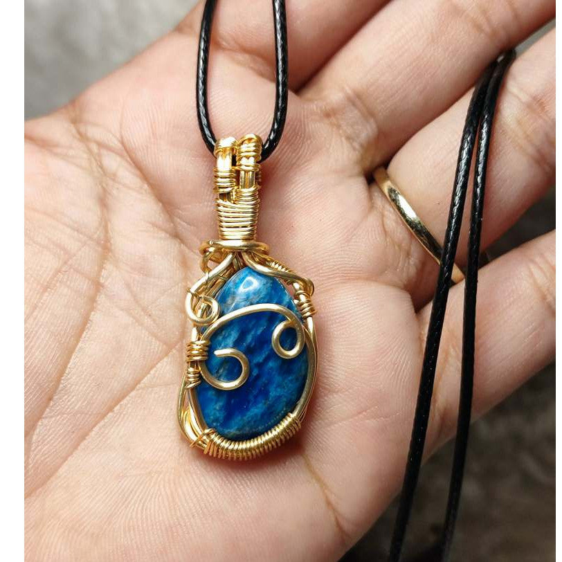 CHEFFY Blue Apatite Tumbled Wire Wrap Pendant
