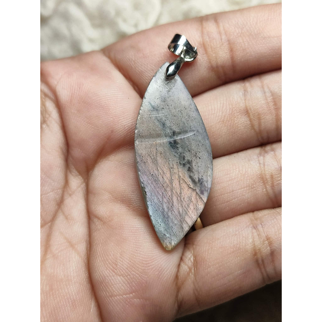 CHEFFY | Genuine Purple Labra Leaf Pendant | Natural Magic Crystal Necklace Charm with Bail( 4mm )