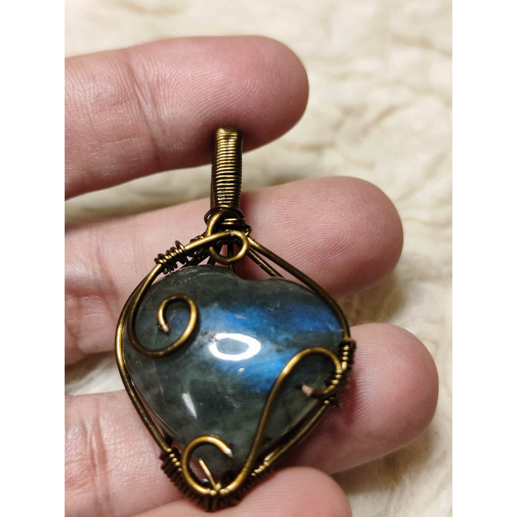 CHEFFY Natural Labradorite Heart Wire-Wrapped Pendant Necklace