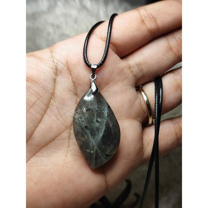 CHEFFY Natural Labradorite Leaf Pendant ( 1 )