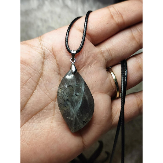 CHEFFY Natural Labradorite Leaf Pendant ( 1 )