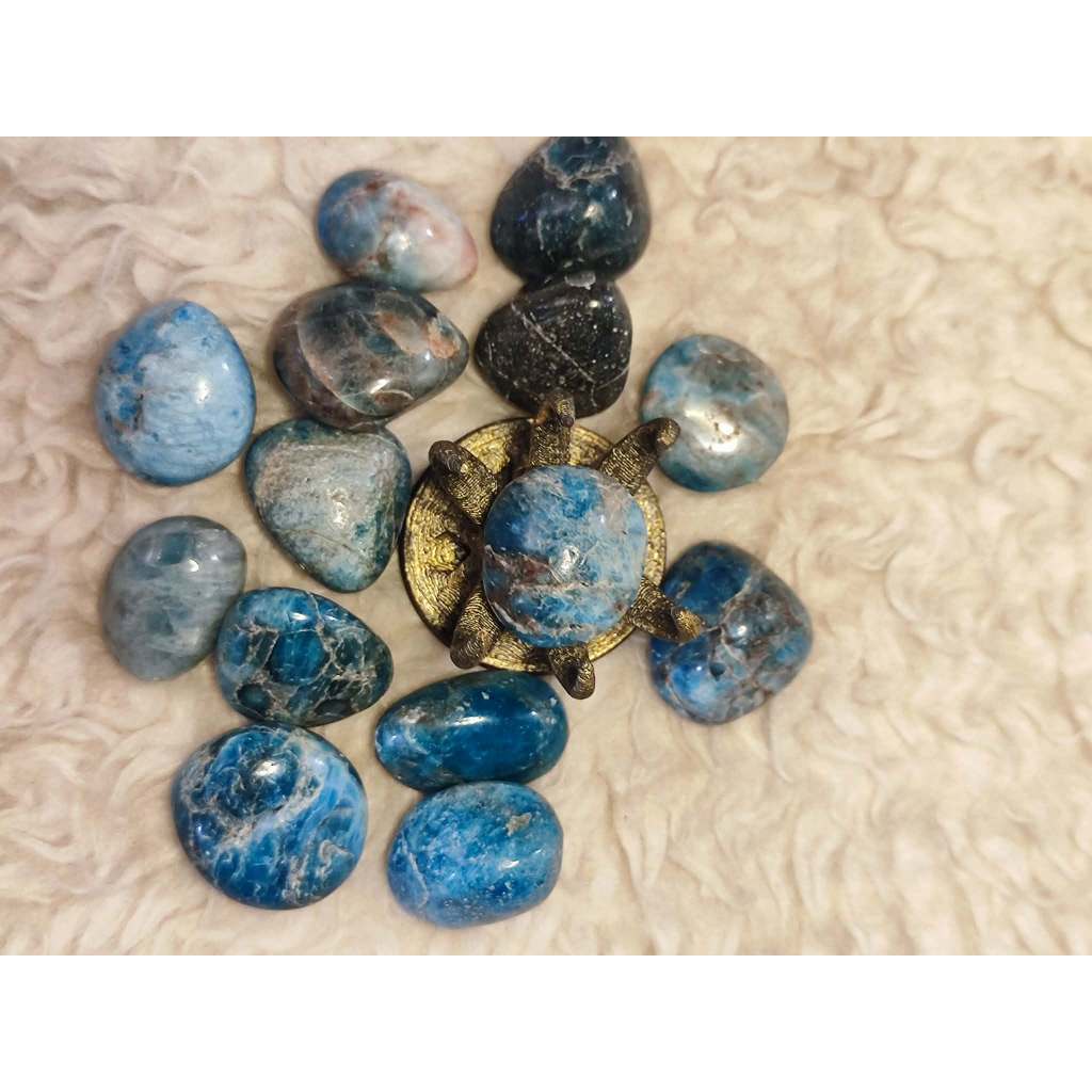 CHEFFY Blue Apatite Crystal Tumbled Gemstone (Med )