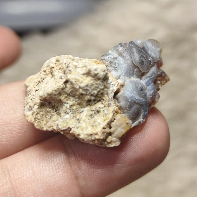 CHEFFY Fire Agate Specimen – Authentic Healing Crystal, Grounding & Vitality Stone (32.1mm)