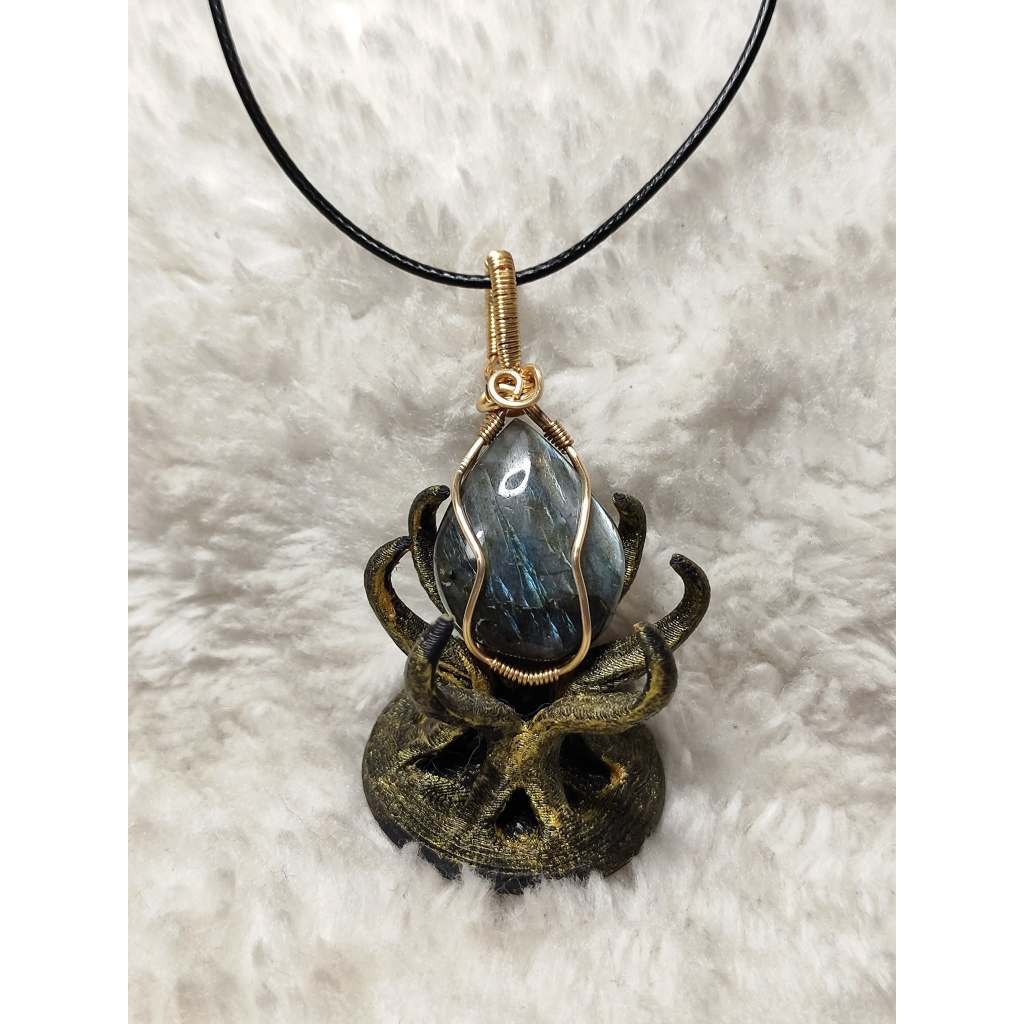 CHEFFY Labradorite Wire Wrap Pendant (1)