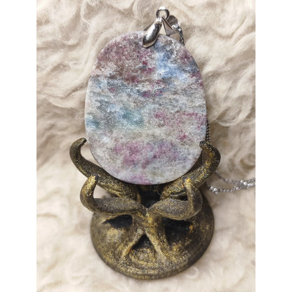 CHEFFY Natural Corundum Carved Crystal Pendant - Intricate Floral & Bird Design - Elegant Necklace