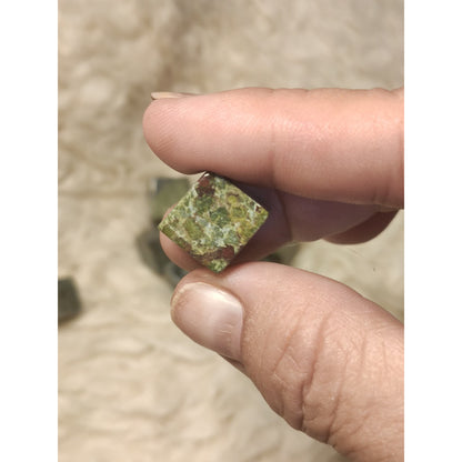 CHEFFY Dragon Bloodstone Green Tumbled Cubes Crystals Gemstones
