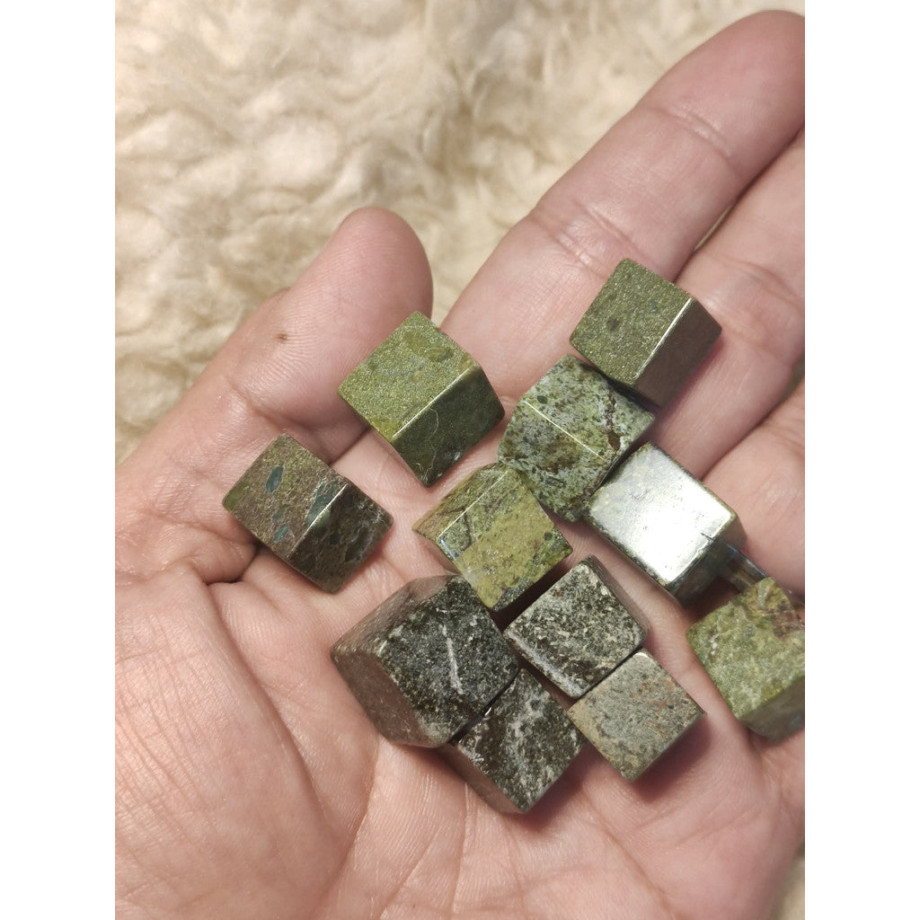 CHEFFY Dragon Bloodstone Green Tumbled Cubes Crystals Gemstones
