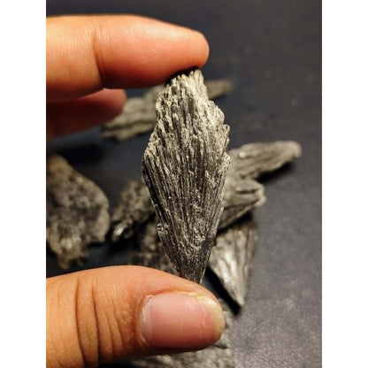 CHEFFY Black Kyanite Crystal Gemstone Small