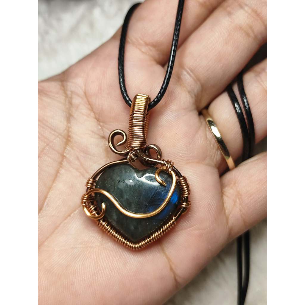 CHEFFY Labradorite Heart Pendant - Copper Wire Wrapped - Natural Crystal Necklace