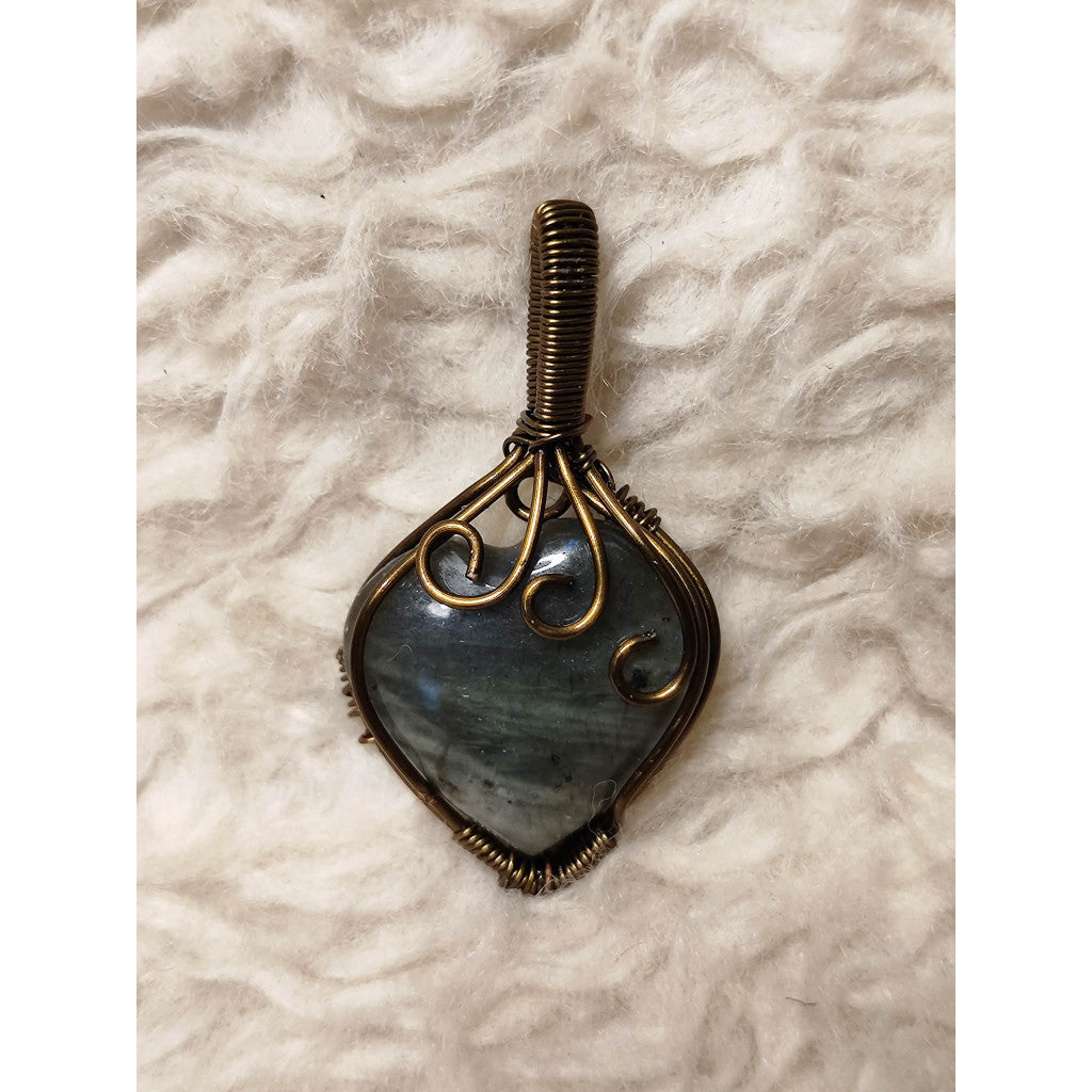 CHEFFY Natural Labradorite Heart Wire-Wrapped Pendant Necklace