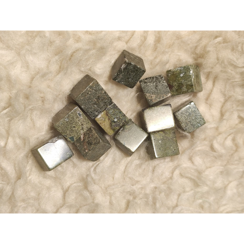 CHEFFY Dragon Bloodstone Green Tumbled Cubes Crystals Gemstones