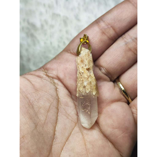 CHEFFY Natural Clear Quartz Raw Point Pendant