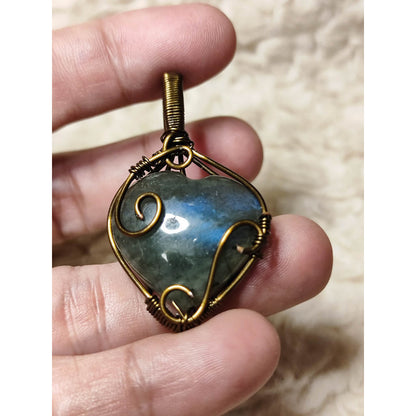 CHEFFY Natural Labradorite Heart Wire-Wrapped Pendant Necklace