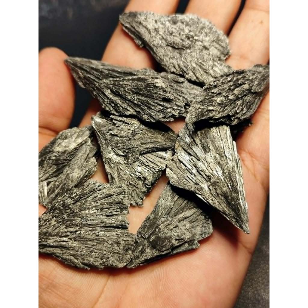 CHEFFY Black Kyanite Crystal Gemstone Small