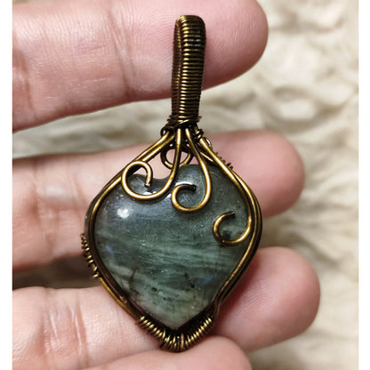 CHEFFY Natural Labradorite Heart Wire-Wrapped Pendant Necklace