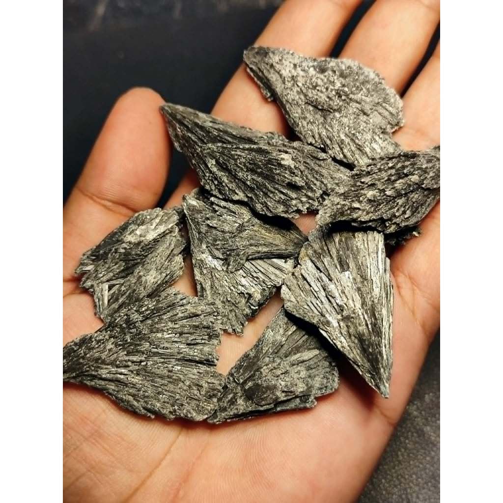 CHEFFY Black Kyanite Crystal Gemstone Small