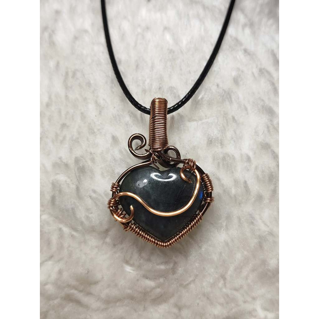 CHEFFY Labradorite Heart Pendant - Copper Wire Wrapped - Natural Crystal Necklace