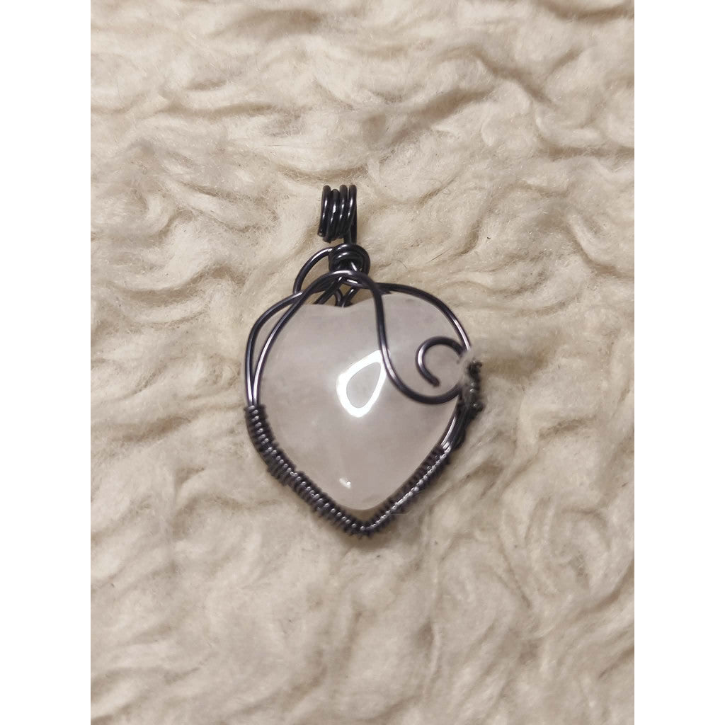 CHEFFY Natural Clear Quartz Heart Wire-Wrapped Pendant Necklace (18.7mm)