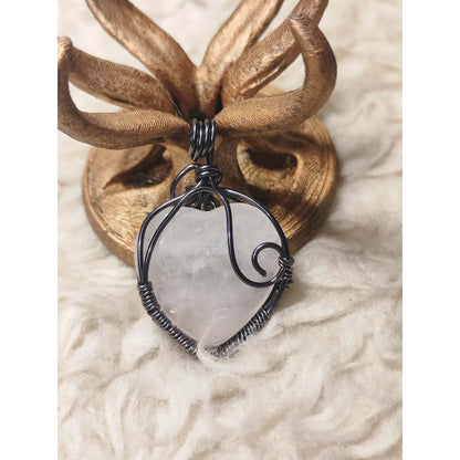 CHEFFY Natural Clear Quartz Heart Wire-Wrapped Pendant Necklace (18.7mm)