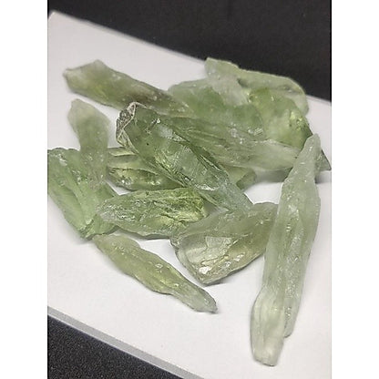 CHEFFY Prasiolite Crystal Raw (Green Amethyst)