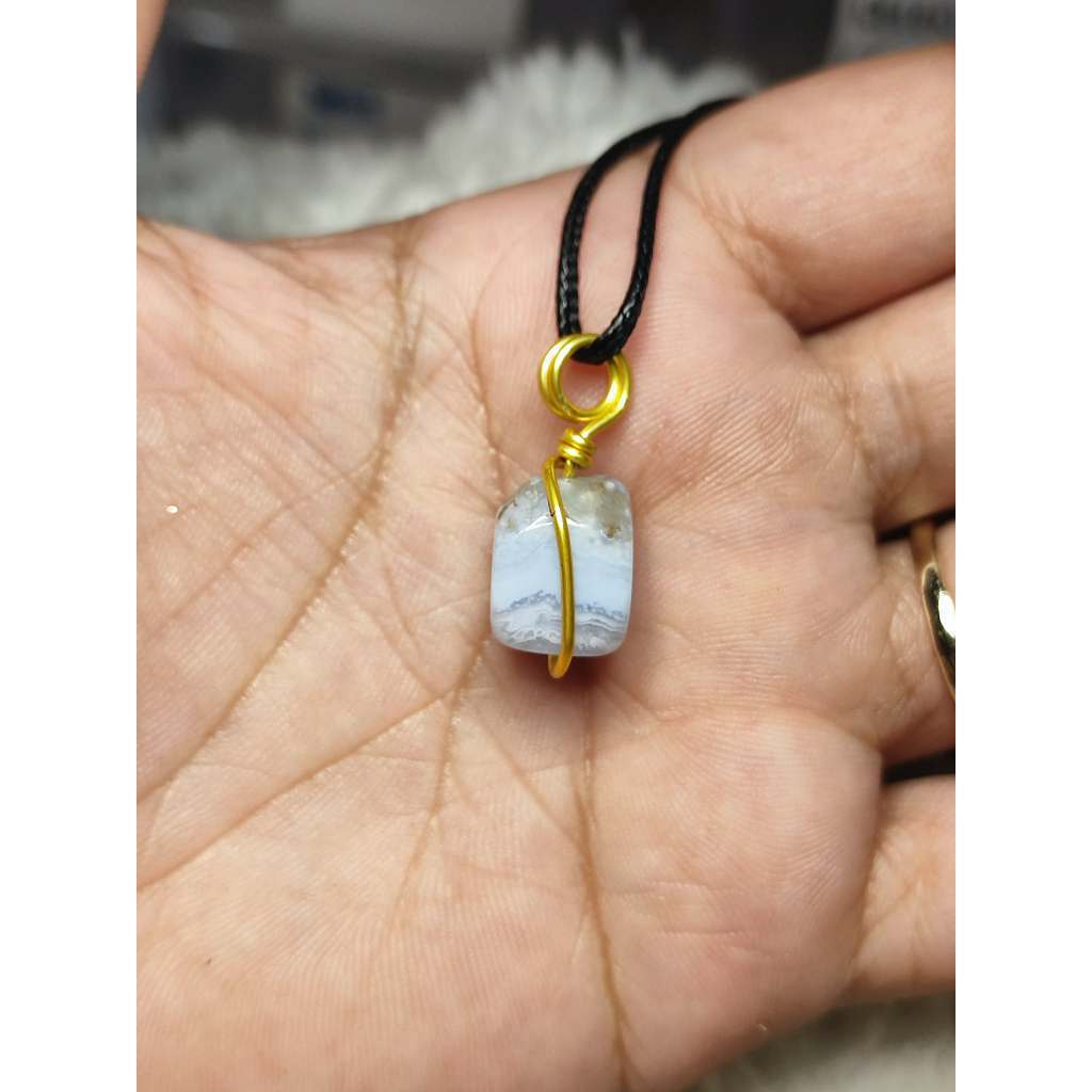 CHEFFY Blue Lace Wire Wrap Pendant  Random Pick