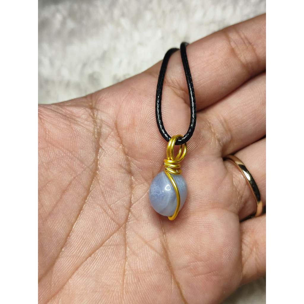 CHEFFY Blue Lace Wire Wrap Pendant  Random Pick